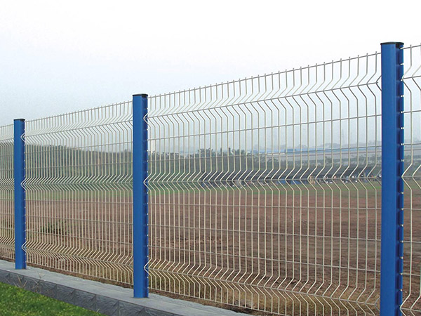 北京桃型柱护栏网