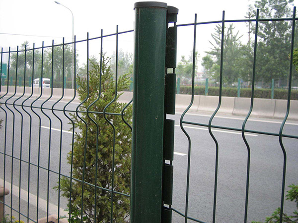 北京桃型柱护栏网图片4